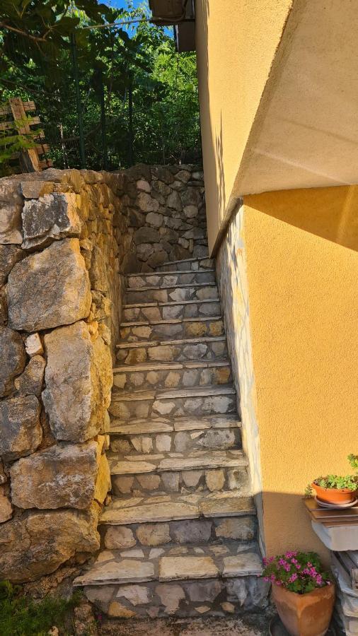 Studio Apartman Stara Baška Exterior foto